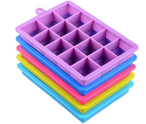 Fabricantes de sorvete fácil de soltar 15 cavidade 24 cavidade silicone cubos de gelo bandejas com tampas