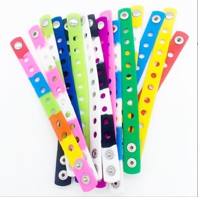 Pulseira de borracha de silicone personalizada Pulseira com buracos personalizável e durável