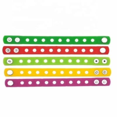 Pulseira esportiva de silicone de 18 cm de comprimento com serviço de moldagem e ornamento personalizado