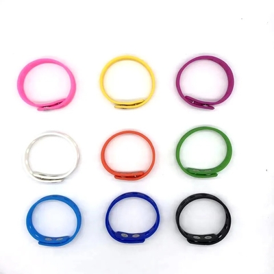Pulseira esportiva de silicone de 18 cm de comprimento com serviço de moldagem e ornamento personalizado
