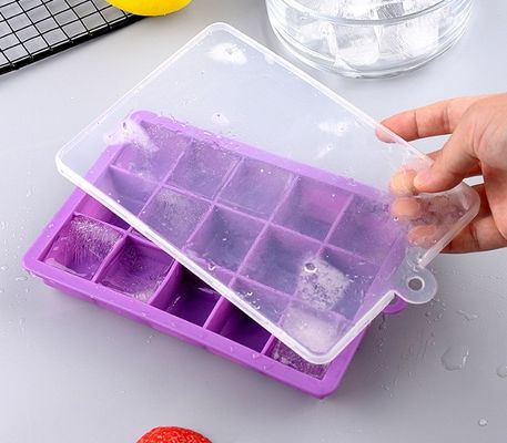 Fabricantes de sorvete fácil de soltar 15 cavidade 24 cavidade silicone cubos de gelo bandejas com tampas