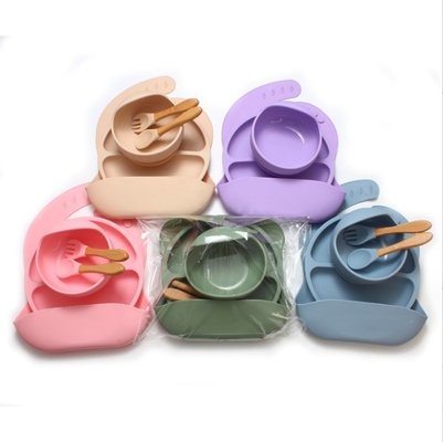 Nenhum Estilo de Design Servidores de mesa de silicone para bebê 5pcs BPA Free Feeding Set Cubo de colher