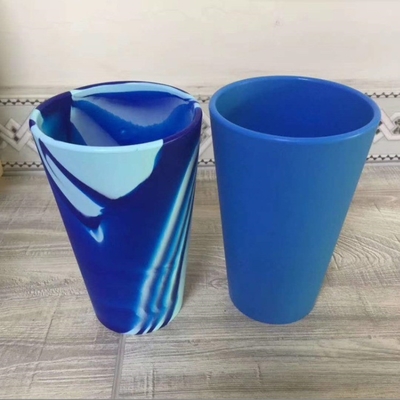Copo de café de água potável de silicone reutilizável com tampa e canudos 600 ml