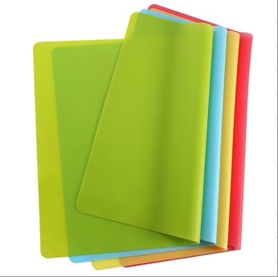 Estilo de design Nenhum Tecido de mesa de silicone Rectângulo antiderrapante 40x30cm Cobertura de mesa resistente à água